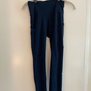 Barely worn navy Lululemon Fast & Free 7/8 Tights